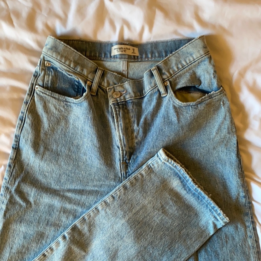 Abercrombie ‘90s Straight Ultra High Rise Jeans